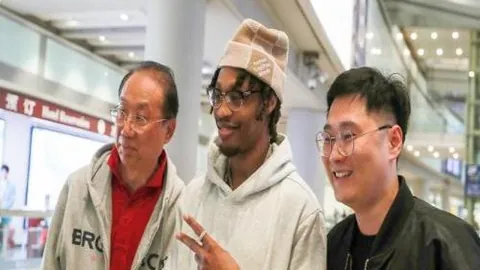 英格兰女足与尼日利亚战平进点球决胜，母狮队绝杀对手！劳伦·詹姆斯犯规被红牌罚下